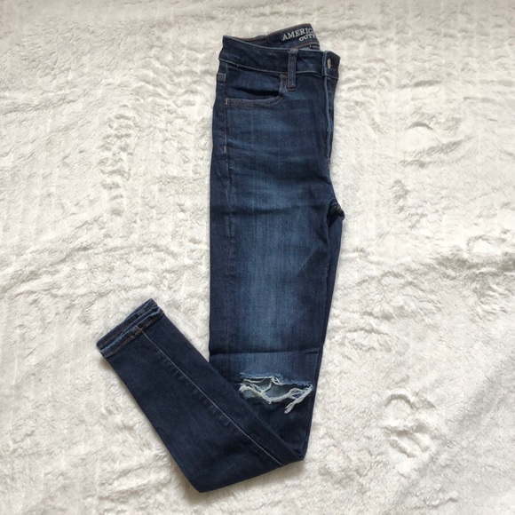 American Eagle High Waisted Jeans - Picture 2 of 3